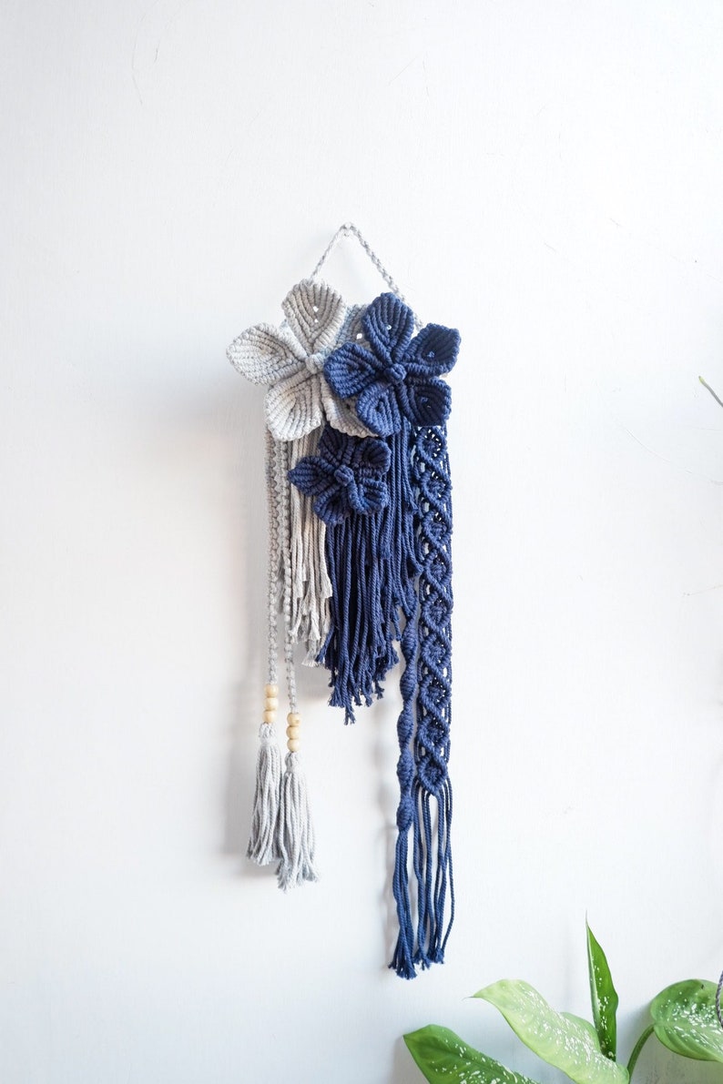 Navy Blue and Gray Floral Macrame Wall Hanging, Nature Tapestry Wall Art for Entryway, Bedroom, Housewarming Décor image 2