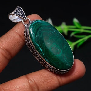 Malachite Pendant 925 Sterling Silver Pendant Handmade Jewelry Natural Gemstone Pendant Vintage Jewelry Oval Shape Pendant Best Gift For Mom