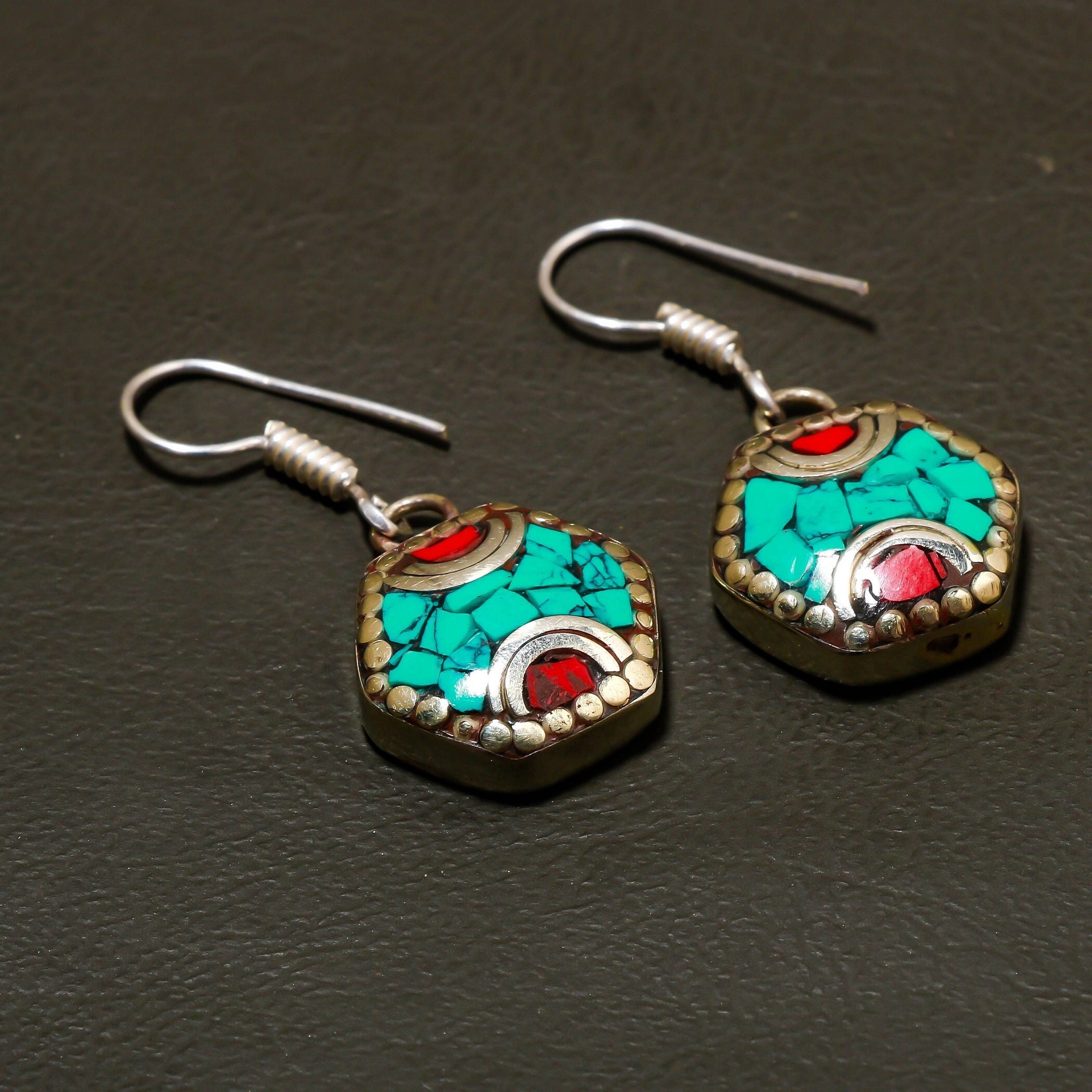 Boucles D'oreilles Ethniques Népalaises Faites Main - Turquoise Et Corail - Argent Plaqué