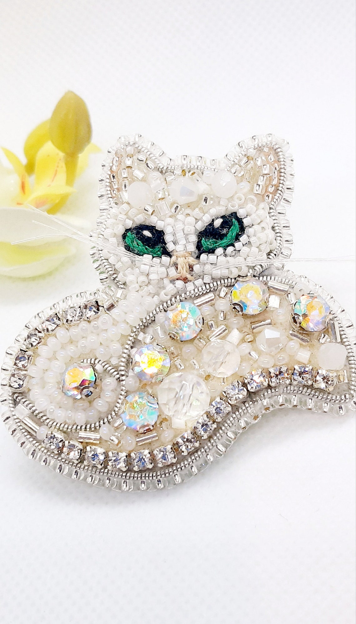 Beaded brooch cat beaded brooch white cat brooch cat white Etsy