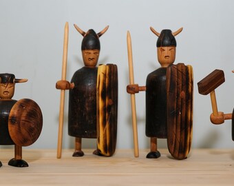 Conjunto de 4 peças de heróis vikings de madeira para decoração de casa ou brinquedos divertidos, decoração de escritório, presente para crianças, para colecionadores