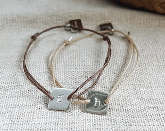 Nylon thread bracelet, square medal in 925 silver, customizable, initial or hammered medal, handmade.