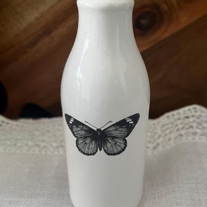 Vintage Robert Gordon Australia Butterfly Bud Vase, 11cm White Ceramic Miniature Milk Bottle, 1990s Australian Studio Pottery