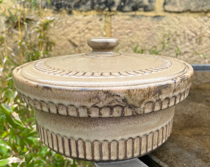 Vintage Bendigo Pottery Casserole Dish, Bendigo Pottery Farmhouse