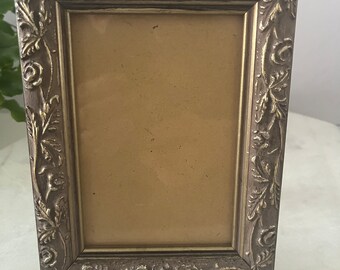 Vintage Gold Embossed Timber Frame, Ornate Gold Photo Frame, Beautiful Vintage Picture Frame - Home Decor Gift