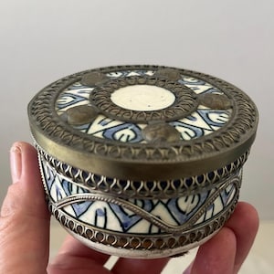 Vintage Moroccan Blue & White Trinket Box, Handmade Pottery with Silver Tone Metal Filigree, Decorative Keepsake Gift