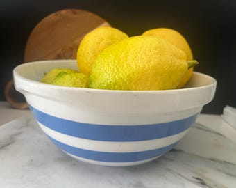 Bol à mélanger vintage T.G. Green en faïence de Cornouailles, bol de cuisine à bandes bleues et blanches, style campagnard anglais, années 1940/1950.