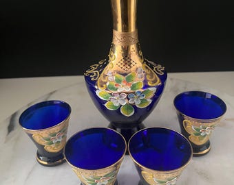 Service à cocktail vintage en verre de Murano bleu cobalt, soufflé à la main, décor floral doré peint à la main, articles de bar style années 50