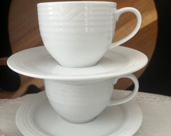 Tasses et soucoupes Noritake Arctic White vintage, lot de 2, porcelaine fine contemporaine originale des années 1990, motif côtelé en relief, décoration pour le thé.