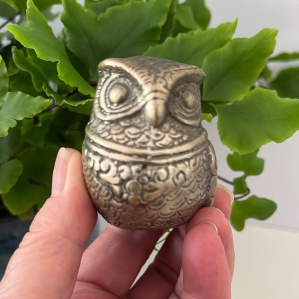 Vintage Brass Owl, Miniature Brass Owl With Ornate Embossed Detail ,  Small Brass Figurine, Lovely Vintage Brass  Gift