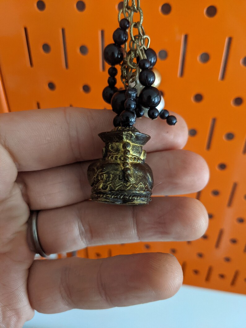 Bootleg Keshi Resin Jewelry Hopping Vampire