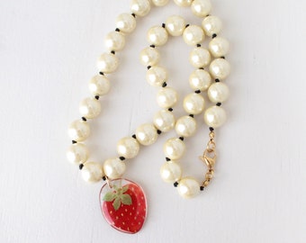 PISTAZIEN JOGURT Halskette, Echte rote Erdbeere Halskette mit Glasperlen, Hellgrüne Perlenkette, Modeschmuck, Gepresste Frucht