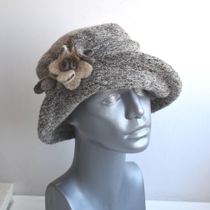 Sombrero de cubo de lana vintage con ala ancha y flores color beige y marrón, talla única, accesorio para mujer, otoño e invierno, MCM, moda italiana, europea
