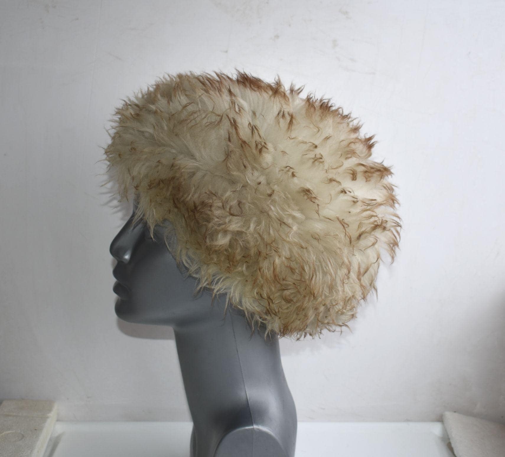 Sheepskin Pillbox Hat - Etsy display picture 3
