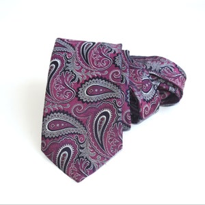 Vintage Tommy Hilfiger Tailored Tie Paisley Necktie Italy European Mens Fashion Menswear Silk Fabric Accessory For Him Fathers Mens Gift