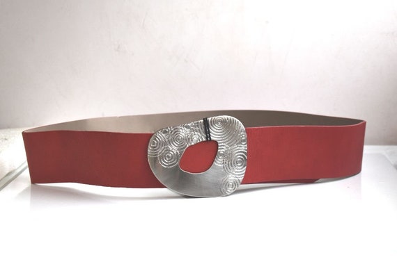 MCM Red Leather Belt with Silver Buckle Leather belt MCM Red size 33 Inches in Leather - 39458516 main image 2