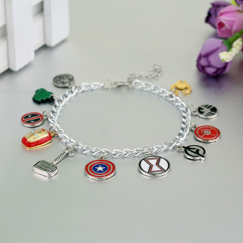 Superheros silver pendant bracelet Dismountable Marvel-themed The Avengers bracelet The Avengers Jewelry Marvel Bracelet