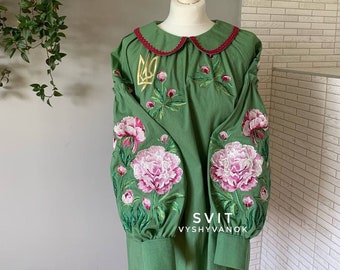 女性用ルーマニア刺繍ブラウス、バラをあしらったウクライナ民族衣装
