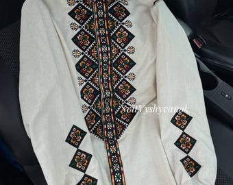 Oekraïens beige geborduurd Vyshyvanka-shirt, etnisch shirt voor mannen, etnisch shirt, traditionele kleding, kleurrijk herenshirt, toneelkleding.
