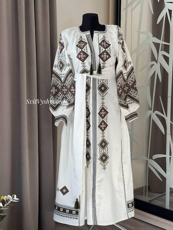 Exquisite Summer Linen Dress With Ukrainian Geometric Embroidery - Unique  Ethno-style for Plus Sizes Festival Dress - Etsy