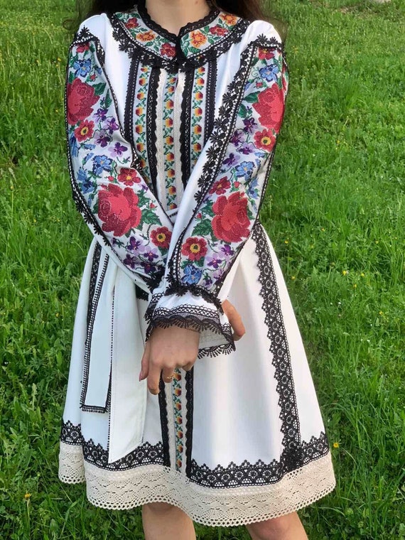 stefania midi dress Embroidered Floral Dress 