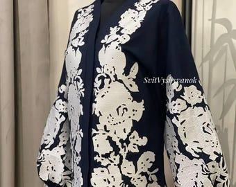 Blusa de linho azul escuro bordada: Camisa Boho Floral Vyshyvanka Tamanhos P–5XL