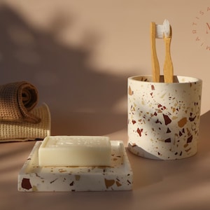 Set Salle de Bain en Terrazzo Bordeaux, Camel, Beige & Bronze I Porte-savon et pot I Cache-pot L'automne image 1