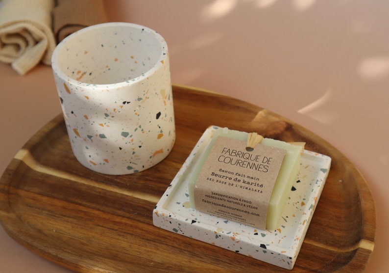 Coffret Cadeau Mia Terrazzo x Fabrique de Courennes 100% fait-main set de salle de bain en terrazzo et son savon artisanale personnalisable image 3