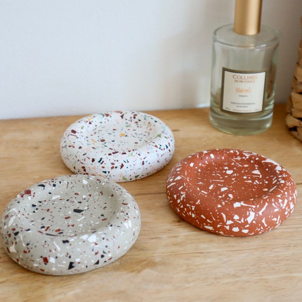 Vide poche en Terrazzo forme arrondis I Plateau fourre-tout I Coupelle porte-bijoux I Terracotta, Confettis et/ou Taupe.