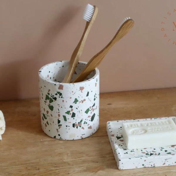 Set Salle de Bain en Terrazzo Vert, Blanc cassé & Vieux Rose I Porte-savon et pot I Cache-pot - Couleurs Printanières