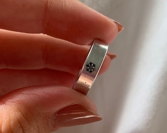 Gold or silver snowflake ring (handmade)