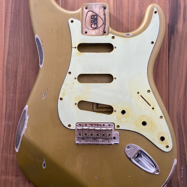 TrueTone Strat Relic Stratocaster Body, Aged Nitro Vintage Gold