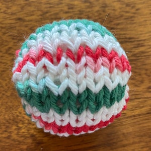 Christmas cat teaser toy and set of 3 knitted balls image 6