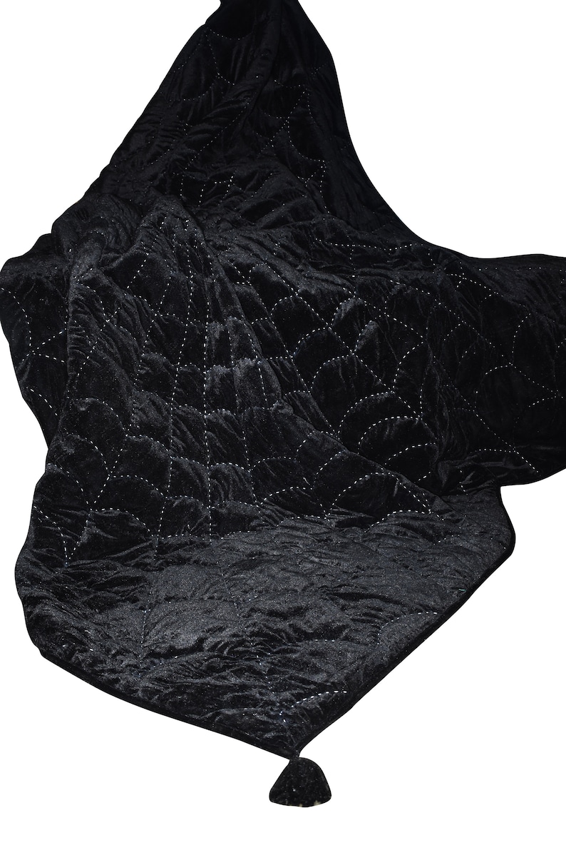 Black Velvet Quilt King Comforter Spider Bedspread Blankets Bedding set Quilt for sale Customized Personalized Valentine's day gift