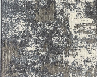 Gray and Ivory 2'X3' Small Accent Rug