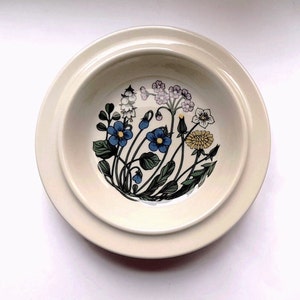 Arabia Finland FLORA Teller Tief 20 cm aus den 1970er Jahren Design Esteri Tomula und Ulla Prokopé finnisches Vintage Geschirr