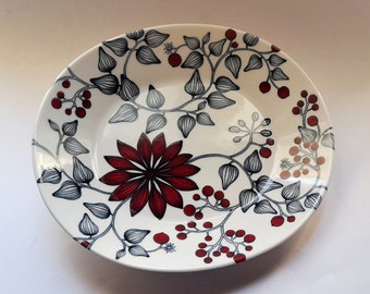 Arabia Finland RUNO Frost Berry Hallamarja Oval Plate Design