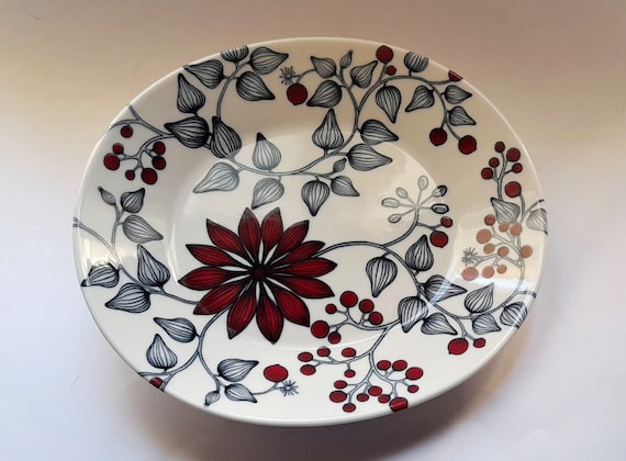 Arabia Finland RUNO Frost Berry Hallamarja Oval Plate Design