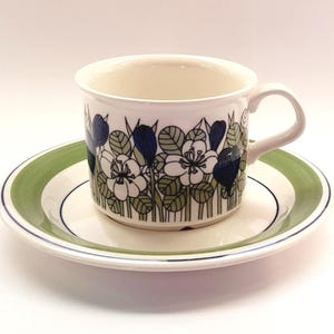 Arabia Finland KROKUS Coffee Cup & Saucer from the 1970s EXCELLENT CONDITION Design Esteri Tomula  and Peter Winqvist Made in Finland