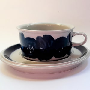 Arabia Finland ANEMONE Hand-Painted Signed Teacup and Saucer Design Ulla Procopé