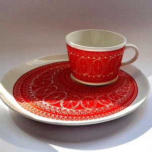 RARE Arabia Finland Red SUSAN Coffee Cup & Saucer: Kaj Franck 1960s TV-Set Design