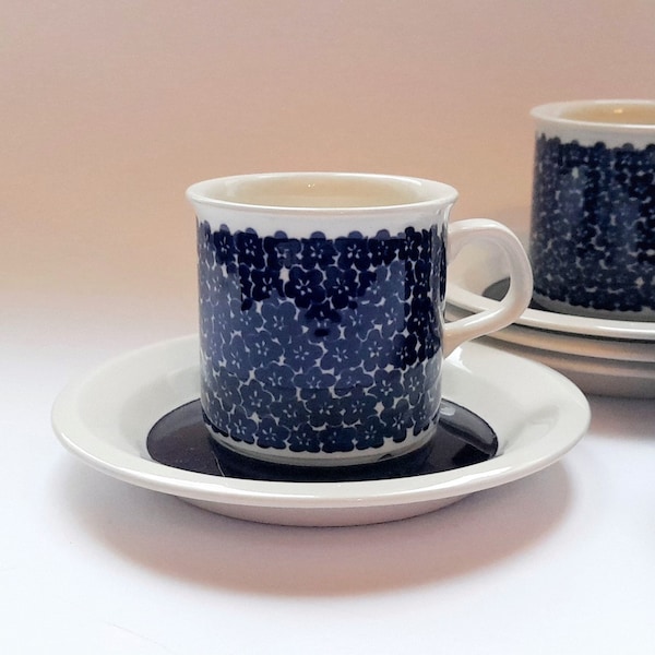 Arabia Finland Blue Flower FAENZA Demitasse Espresso Mocha Cup and Saucer from the 1970s EXCELLENT CONDITION