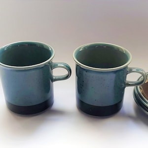 Arabia Finland MERI Kakaotasse mit Untertasse aus den 1970er Jahren Design Ulla Procopé Preis für 1 Tasse und 1 Untertasse Vintage Keramik