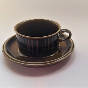Arabia Finland KOSMOS Hand-Painted Signed Tea Cup and Saucer Set by Gunvor Olin-Grönqvist