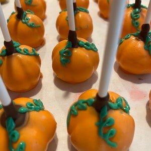 Pumpkin shaped cake pops