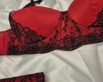 Öffnen Sie den extremen Cupless-BH extrem Unterwäsche Unterwäsche Spitze Crotchles Unterwäsche Halbschalenschalenregal geblümt