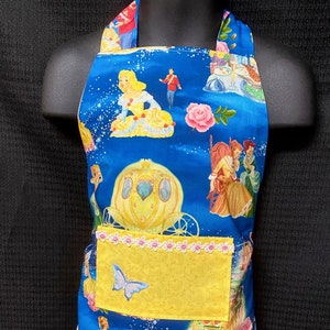 Little Girls Cinderella Apron, Cute Kitchen Apron with contrasting pocket, lace and appliqué. Reversible-Free Shipping!