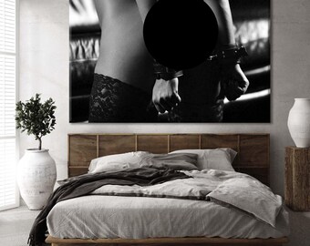 Mit Handschellen gefesselte Frau, Leinwand Kunst, Reife Schlafzimmer Dekor