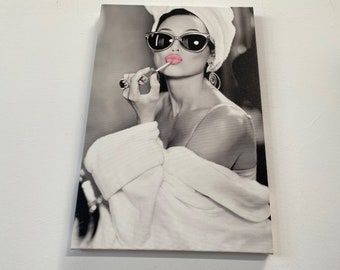 Audrey Hepburn Style Art, Audrey Hepburn Make Up Canvas Print, Audrey Poster, Hepburn Pink Lips, Pop Art Home Decor, Iconic Wall Art Canvas