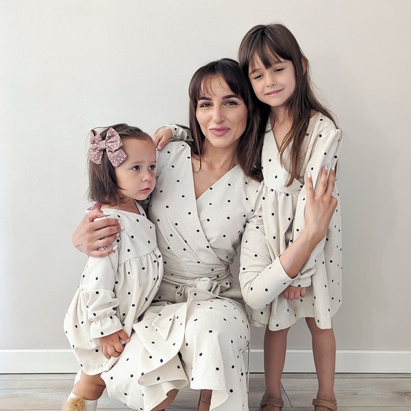 Robe maman et moi, robe mère fille, robe en lin, robe portefeuille, mère et bébé, tenues assorties, tenue assortie pour Pâques, look de Pâques